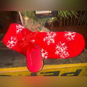 COZY HUB COLLECTION SNOWFLAKE FUZZY ANKLE SOCKS 3 PACK  ~ WOMEN'S 9-11 ~ NEW